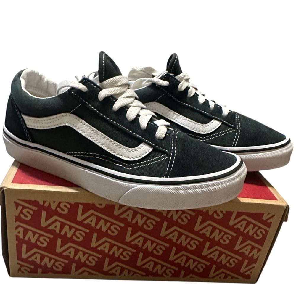 Vans Old Skool Green and White Sneakers Women’s Size 6 Skater